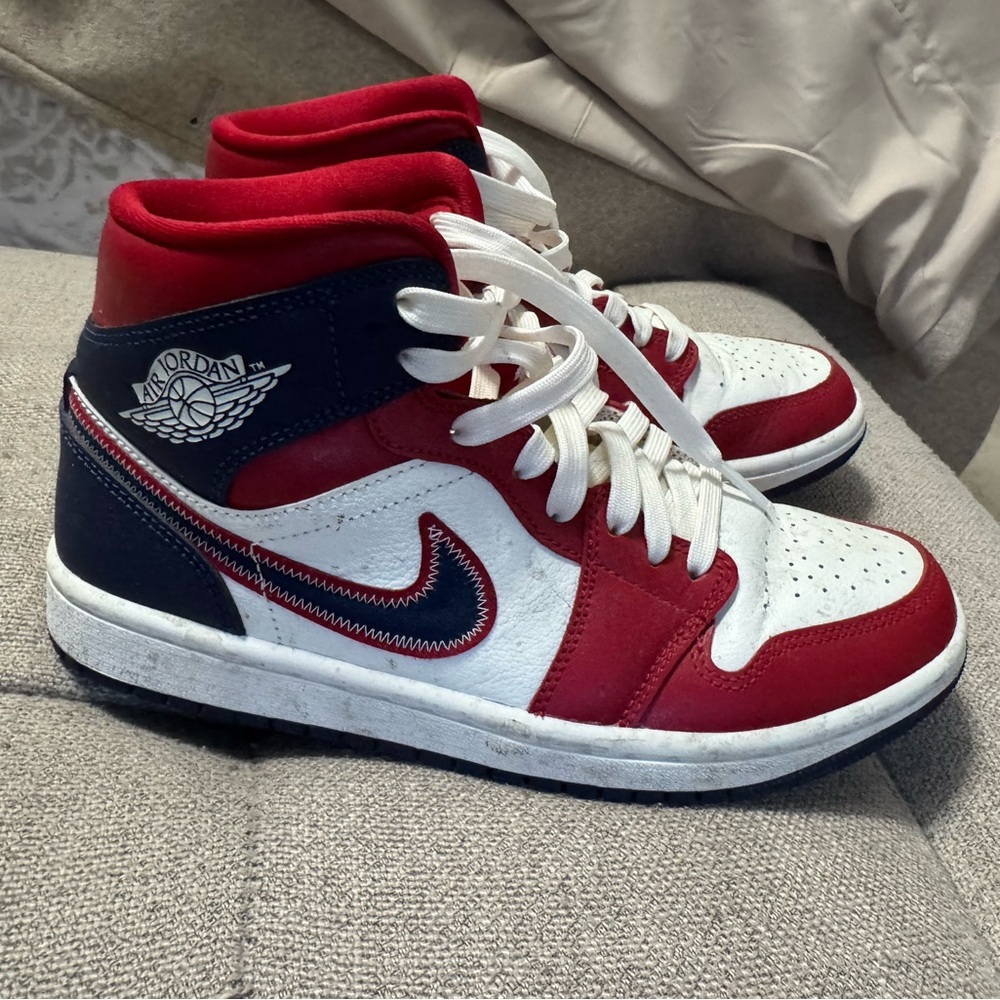 Women’s Jordan 1 Mid
